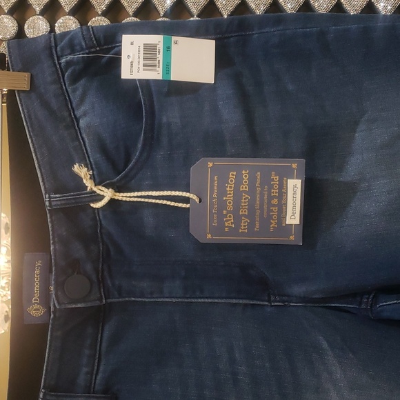 Nwt Size 16 and Democracy Women's Blue Jeans - Picture 8 of 13